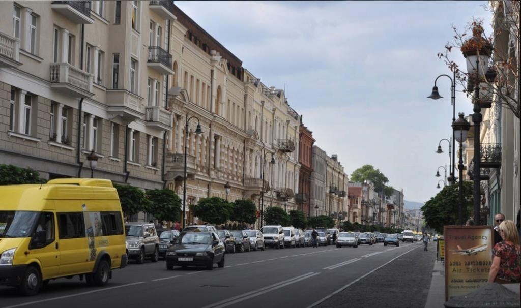 Comfortable Flat In Central Тбилиси Стая снимка