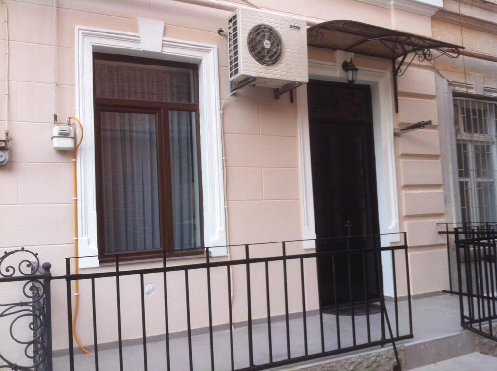 Comfortable Flat In Central Тбилиси Стая снимка
