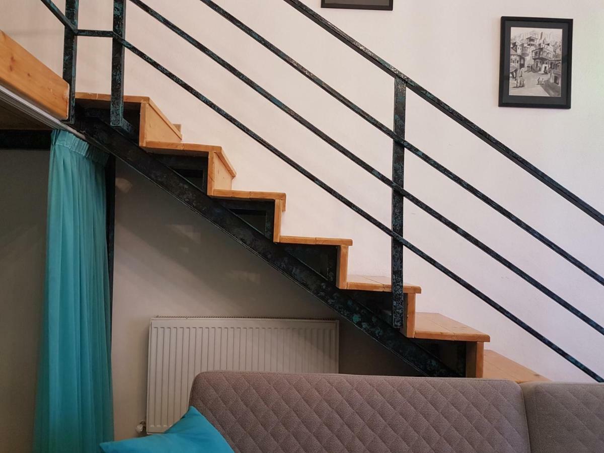 Comfortable Flat In Central Тбилиси Екстериор снимка
