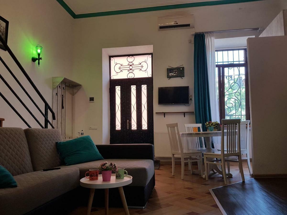 Comfortable Flat In Central Тбилиси Екстериор снимка